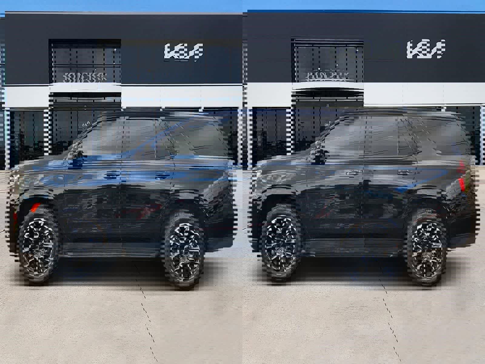 Used 2022 Chevrolet Tahoe RST w/ Luxury Package image 4