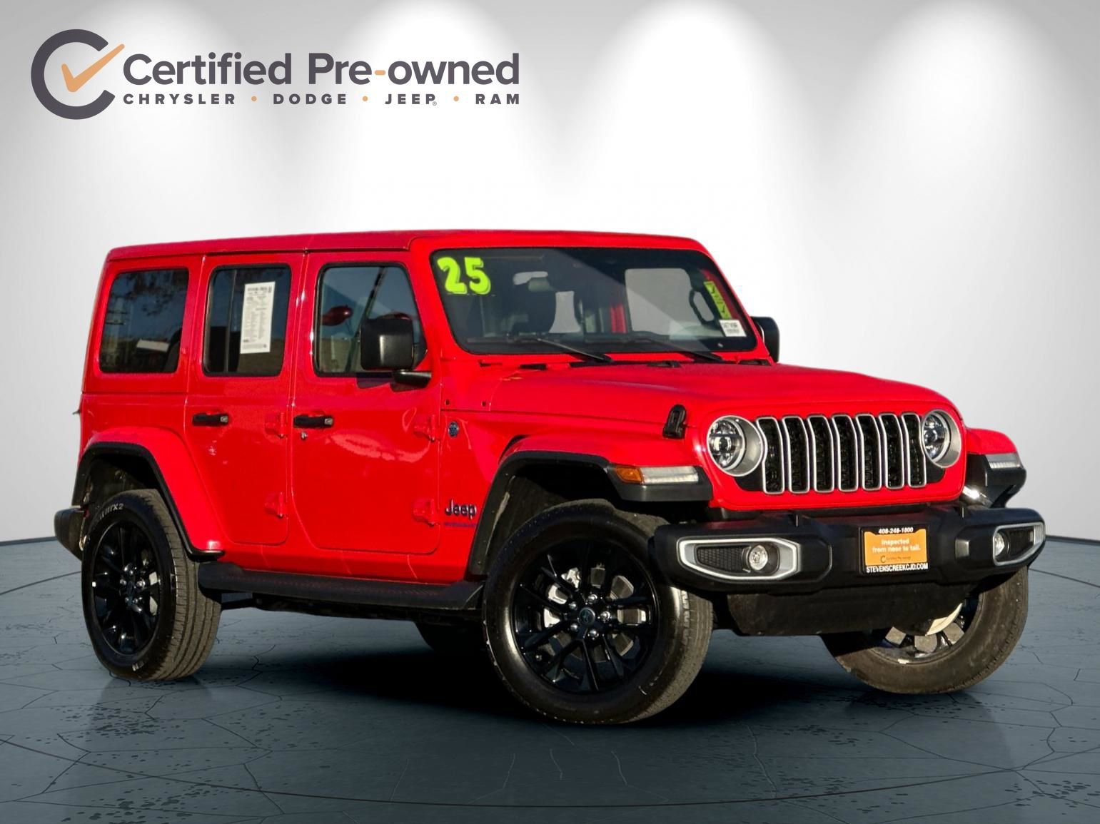 Used 2025 Jeep Wrangler Unlimited Sahara image 2