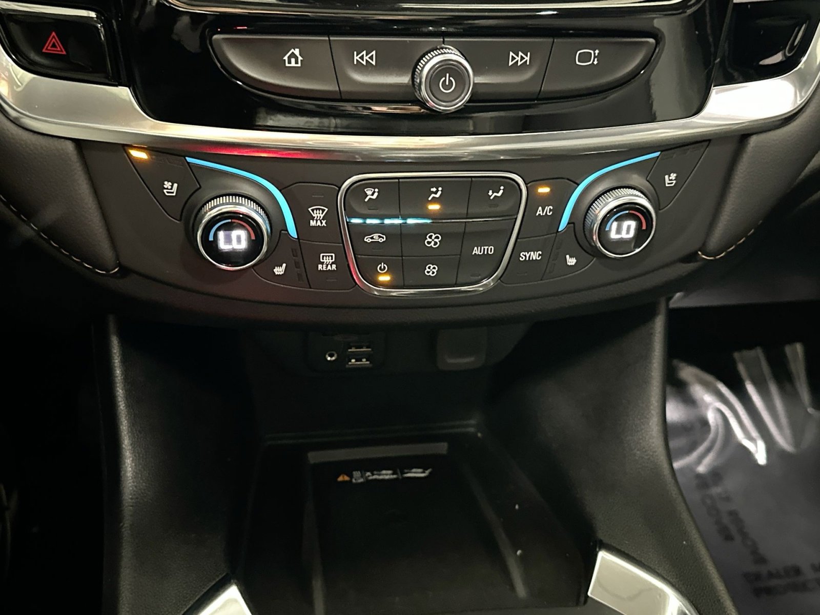 Used 2021 Chevrolet Traverse Premier w/ Redline Edition image 26