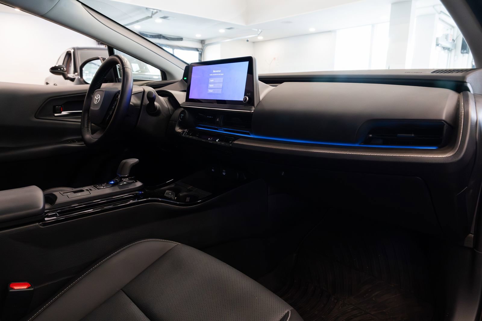 Used 2024 Toyota Prius XLE image 10