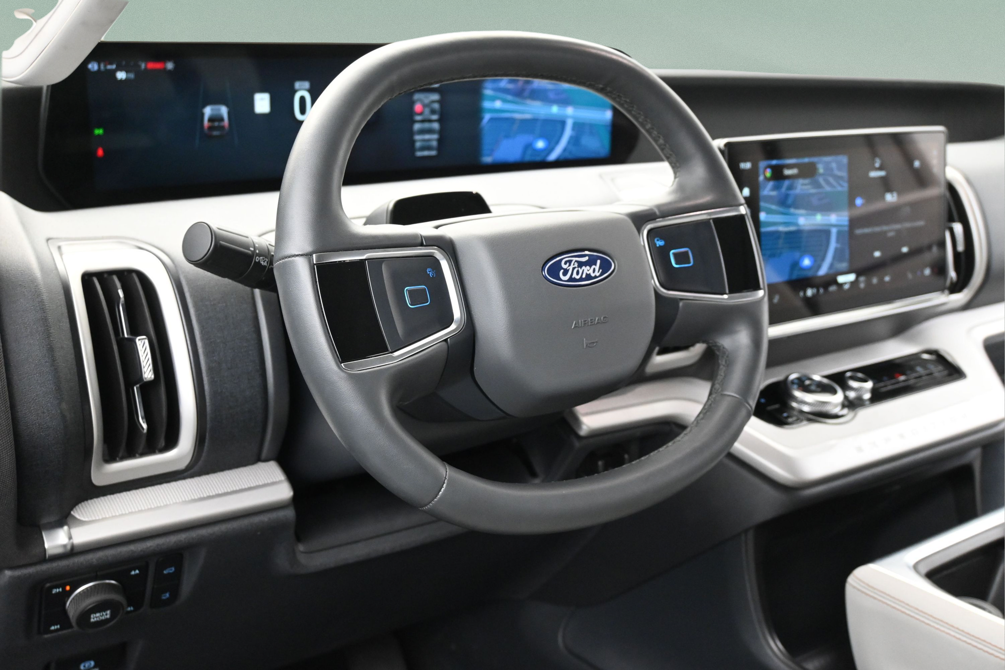 Used 2025 Ford Expedition Max Active AWD/4WD image 13