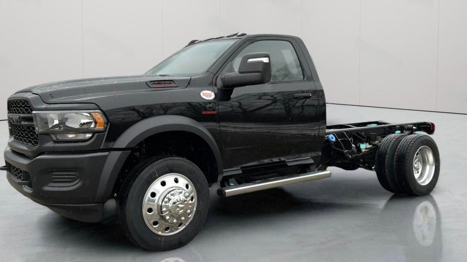 New 2024 RAM 4500 Tradesman AWD/4WD image 7