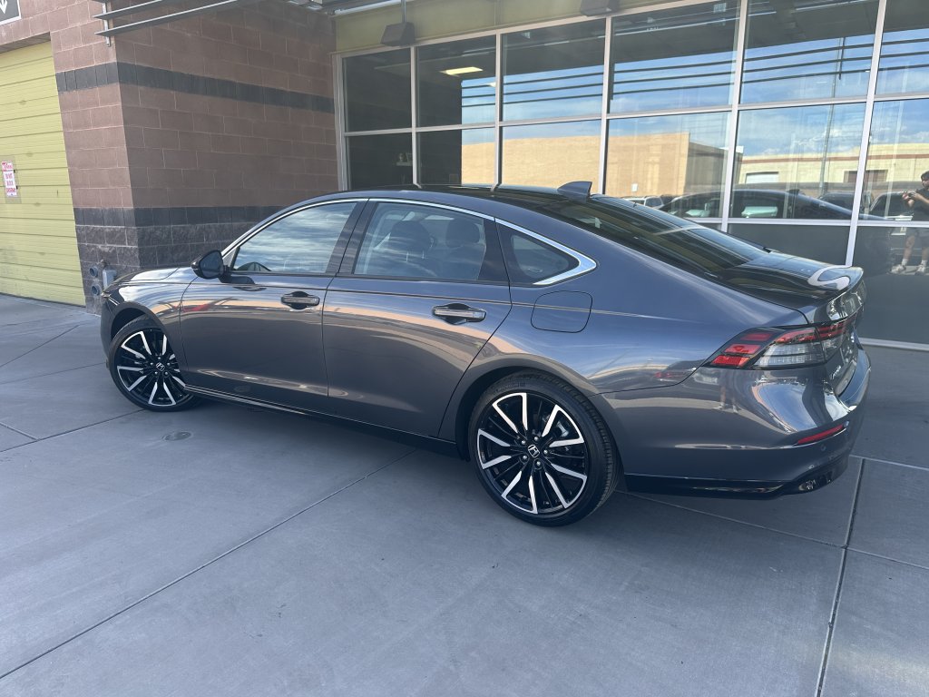 Used 2025 Honda Accord Touring image 4