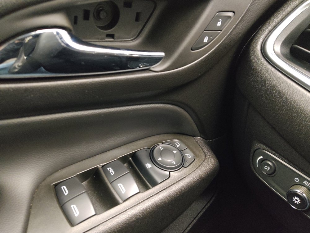 Used 2024 Chevrolet Equinox LT image 27