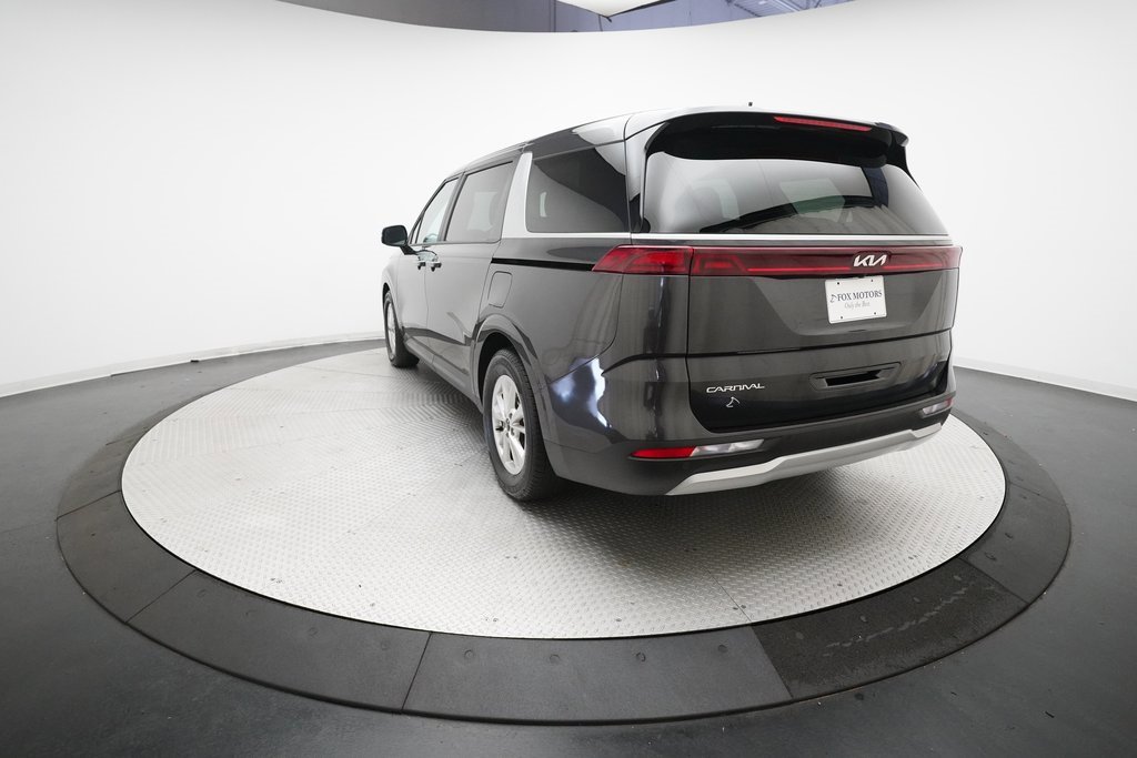Certified 2024 Kia Carnival LX image 34