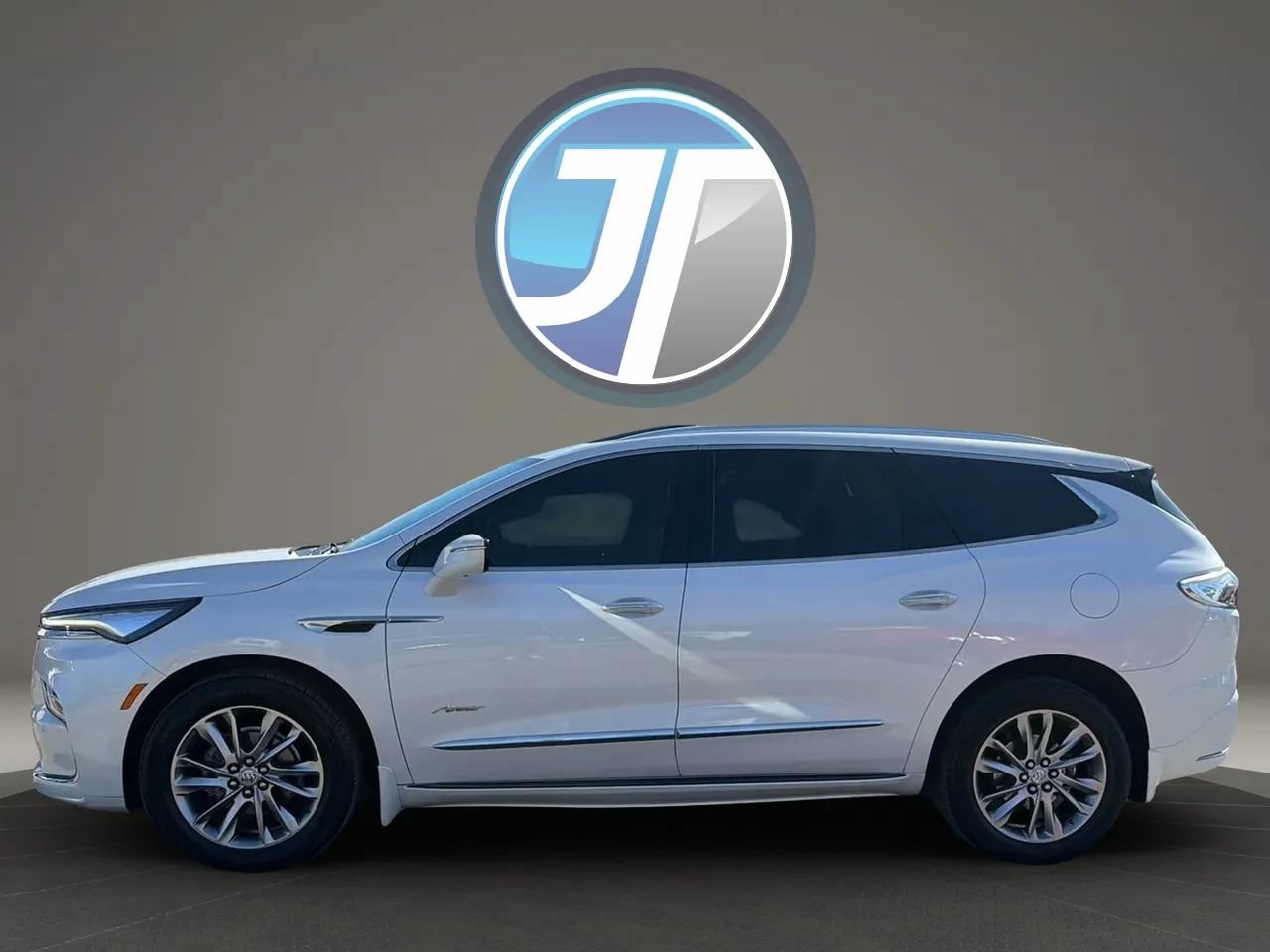 Used 2023 Buick Enclave Avenir w/ Avenir Technology Package AWD/4WD image 9