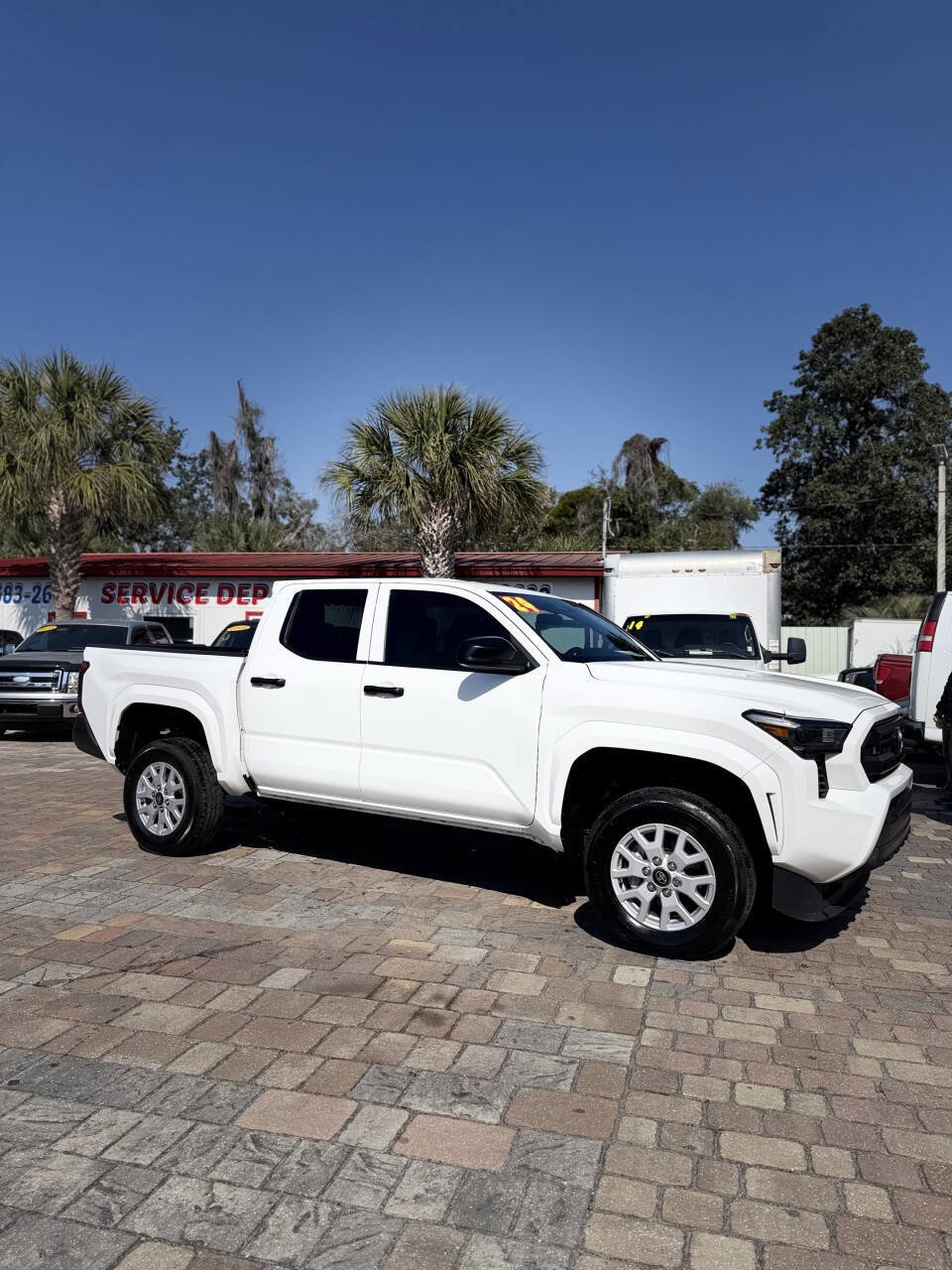 Used 2024 Toyota Tacoma SR RWD image 3