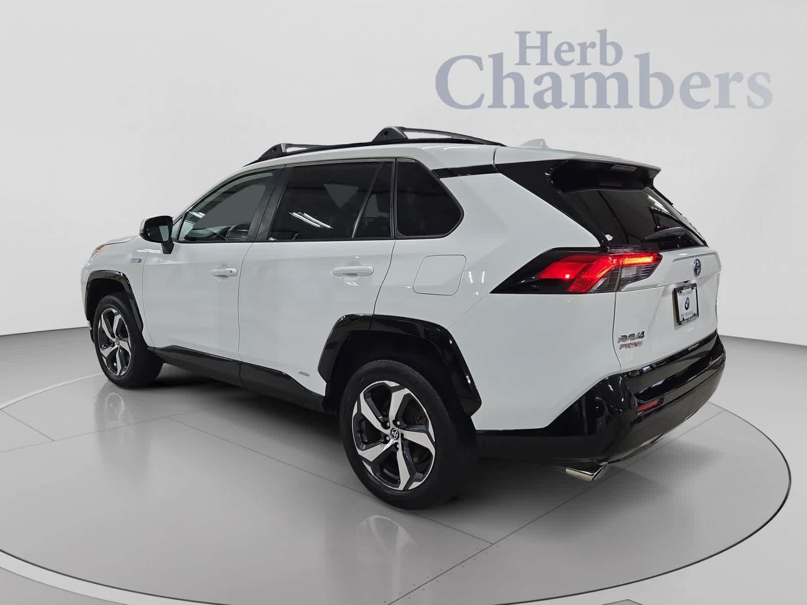 Used 2022 Toyota RAV4 SE w/ Carpet Mat Package (TMS) AWD/4WD image 3