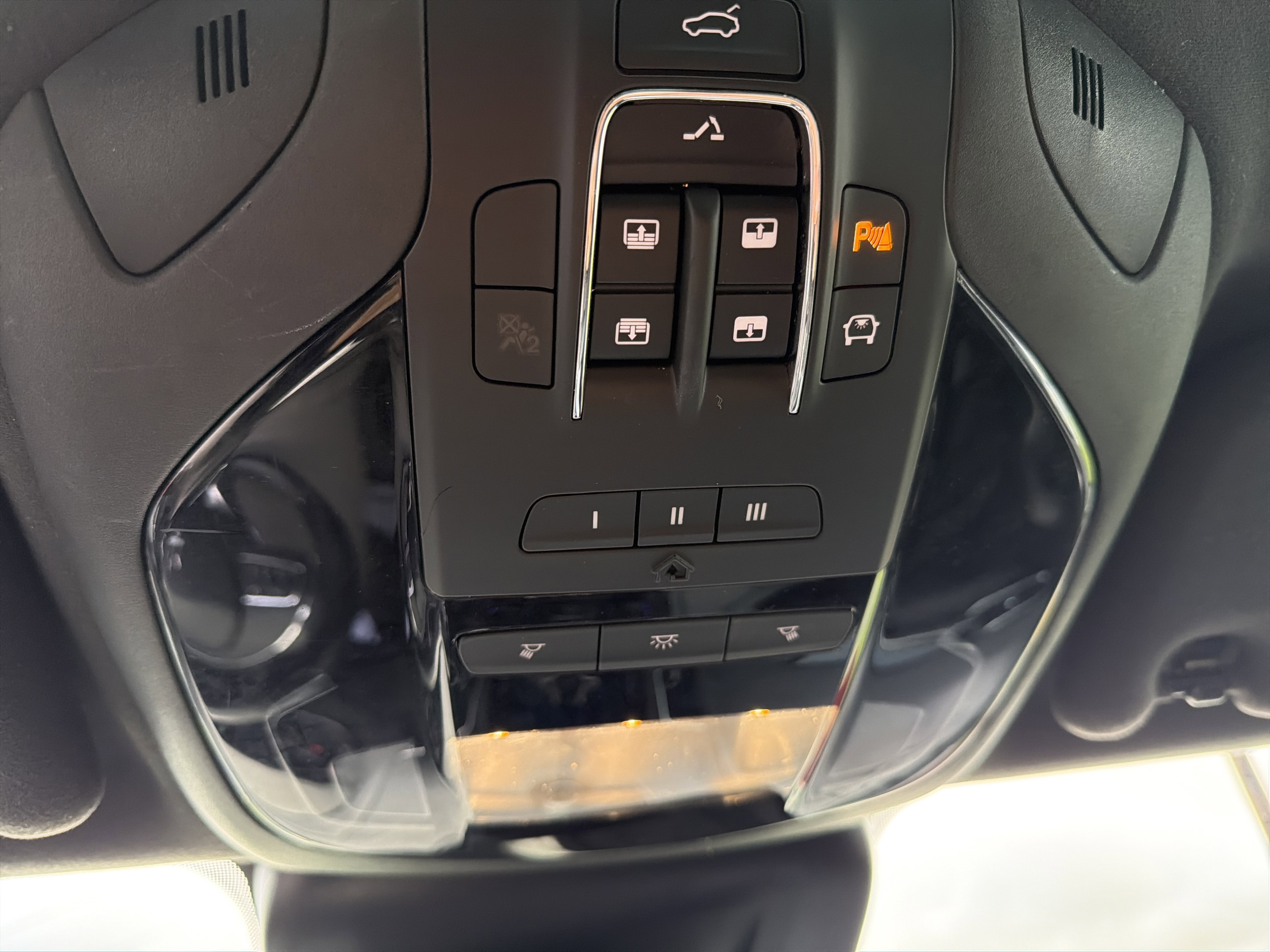 Used 2019 Maserati Levante image 21