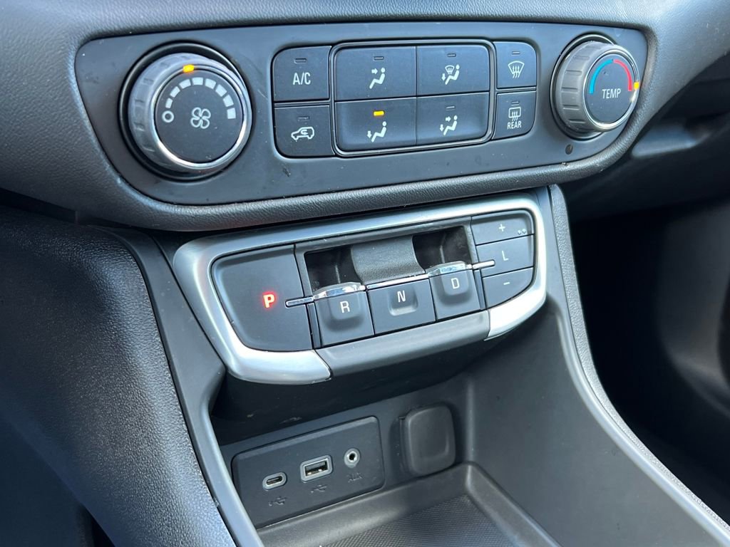 Used 2024 GMC Terrain SLE image 26