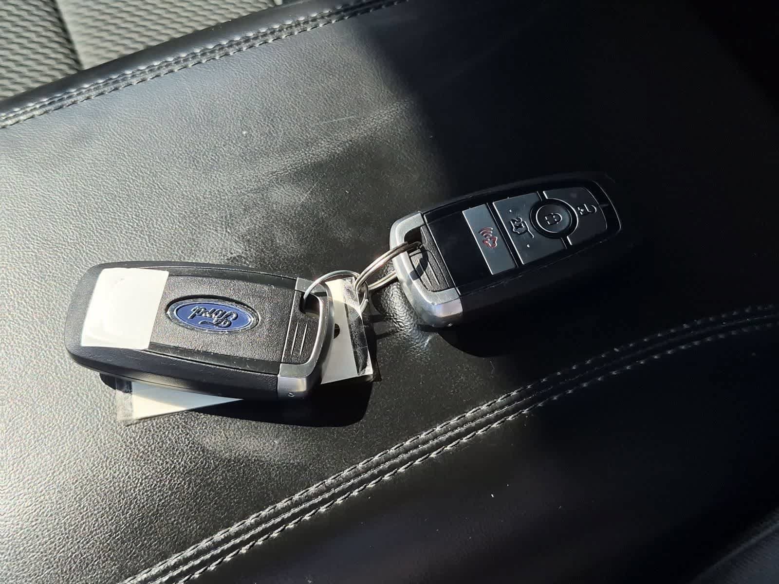Used 2023 Ford Explorer XLT AWD/4WD image 34