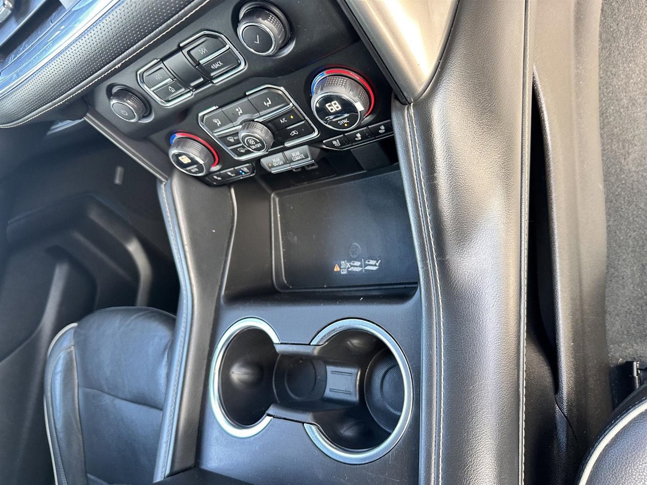 Used 2021 Chevrolet Suburban Premier w/ Premium Package image 26