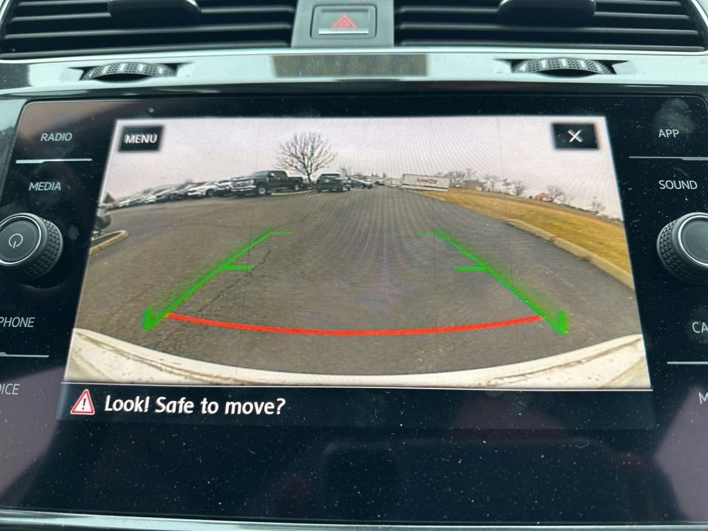 Used 2018 Volkswagen Golf SE image 24