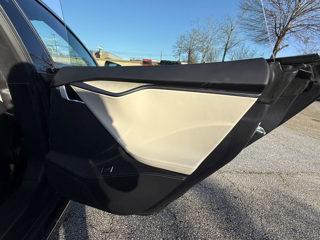Used 2020 Tesla Model S Long Range Plus image 24