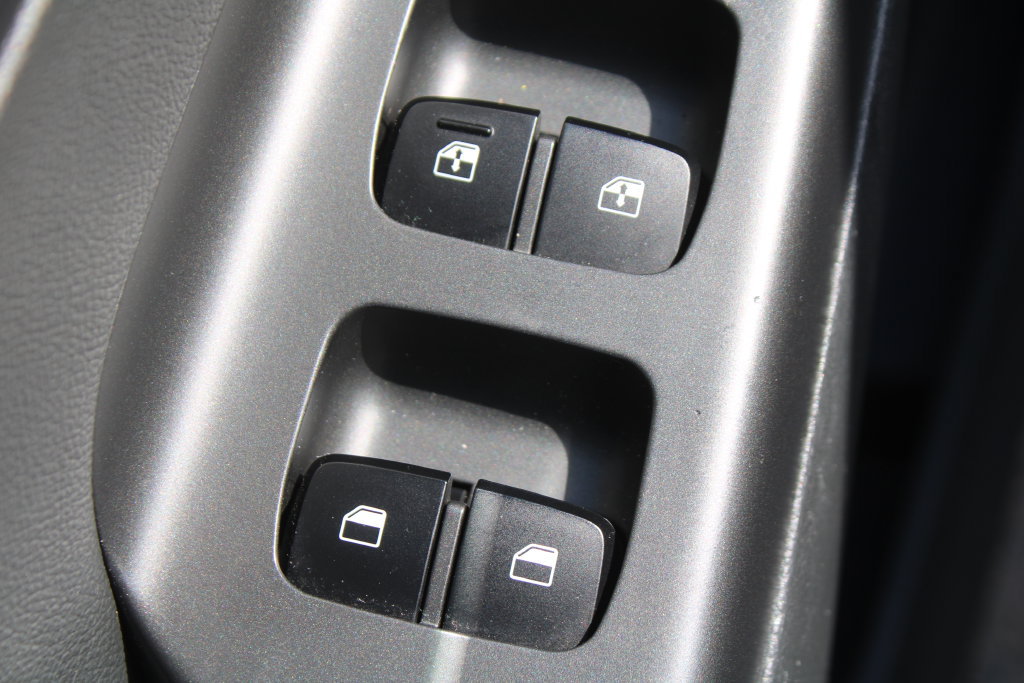 Used 2019 Hyundai Kona Ultimate FWD image 19