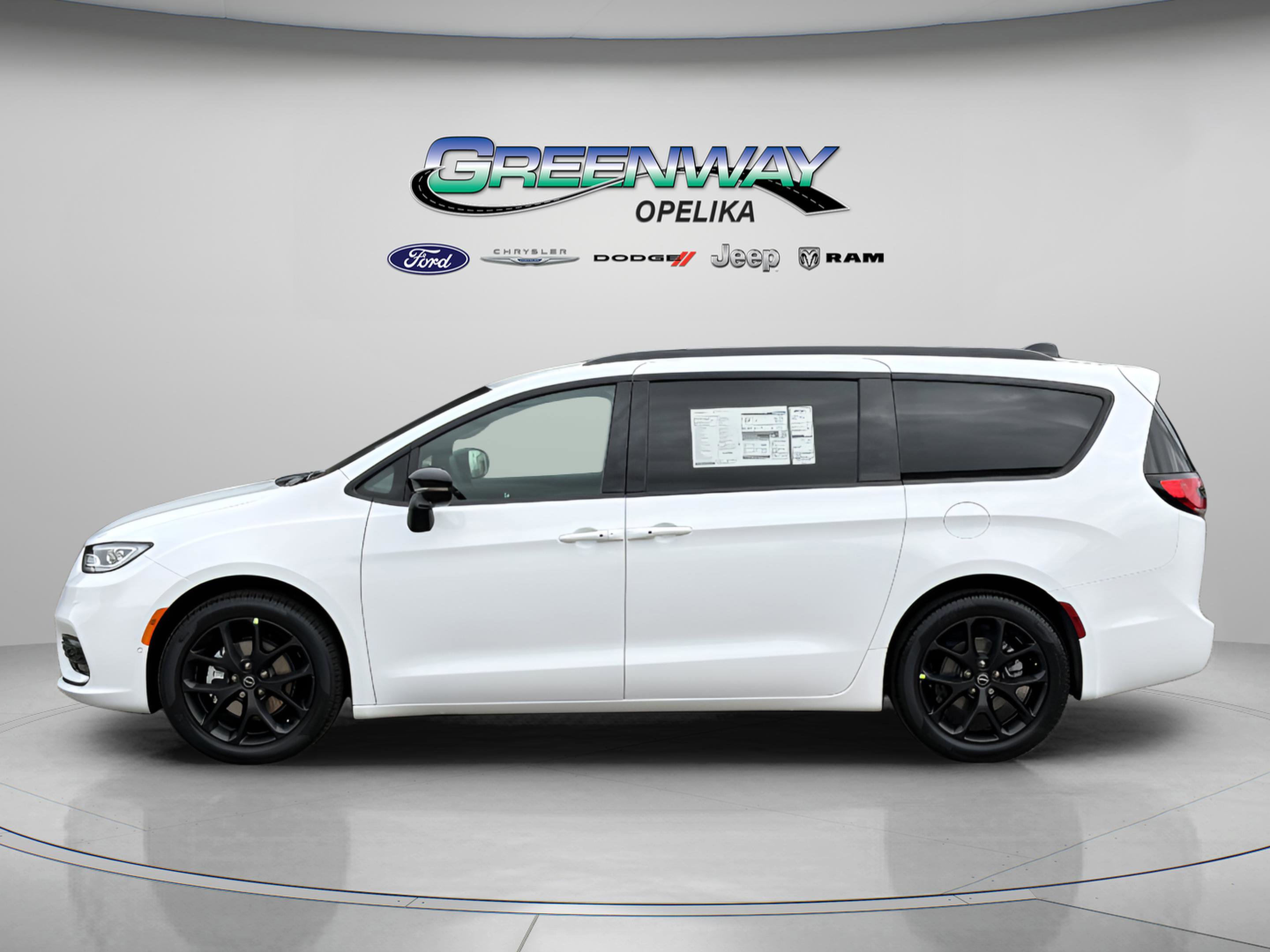 New 2026 Chrysler Pacifica Select image 4