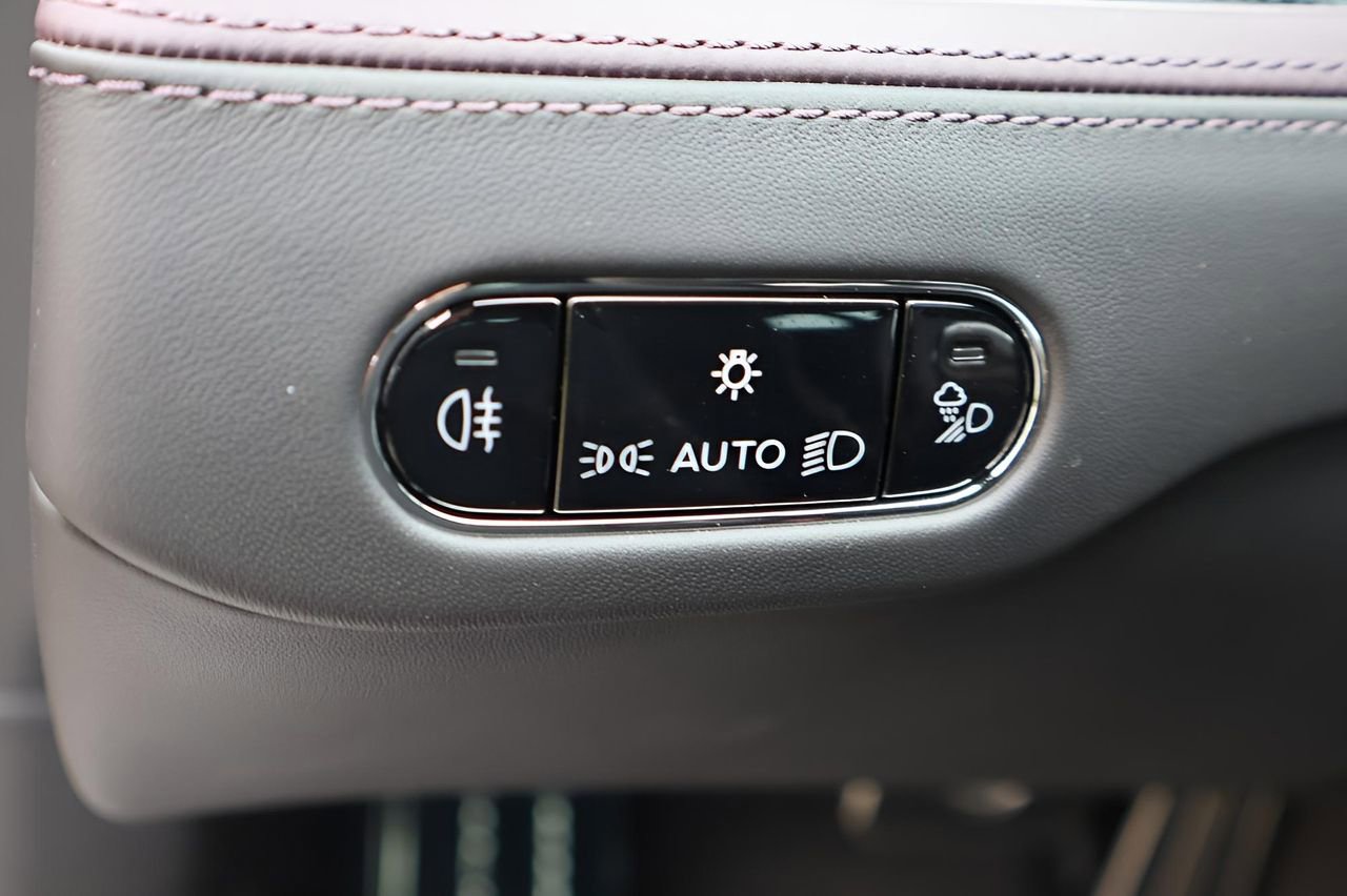 New 2025 Bentley Flying Spur Plug-In Hybrid image 21