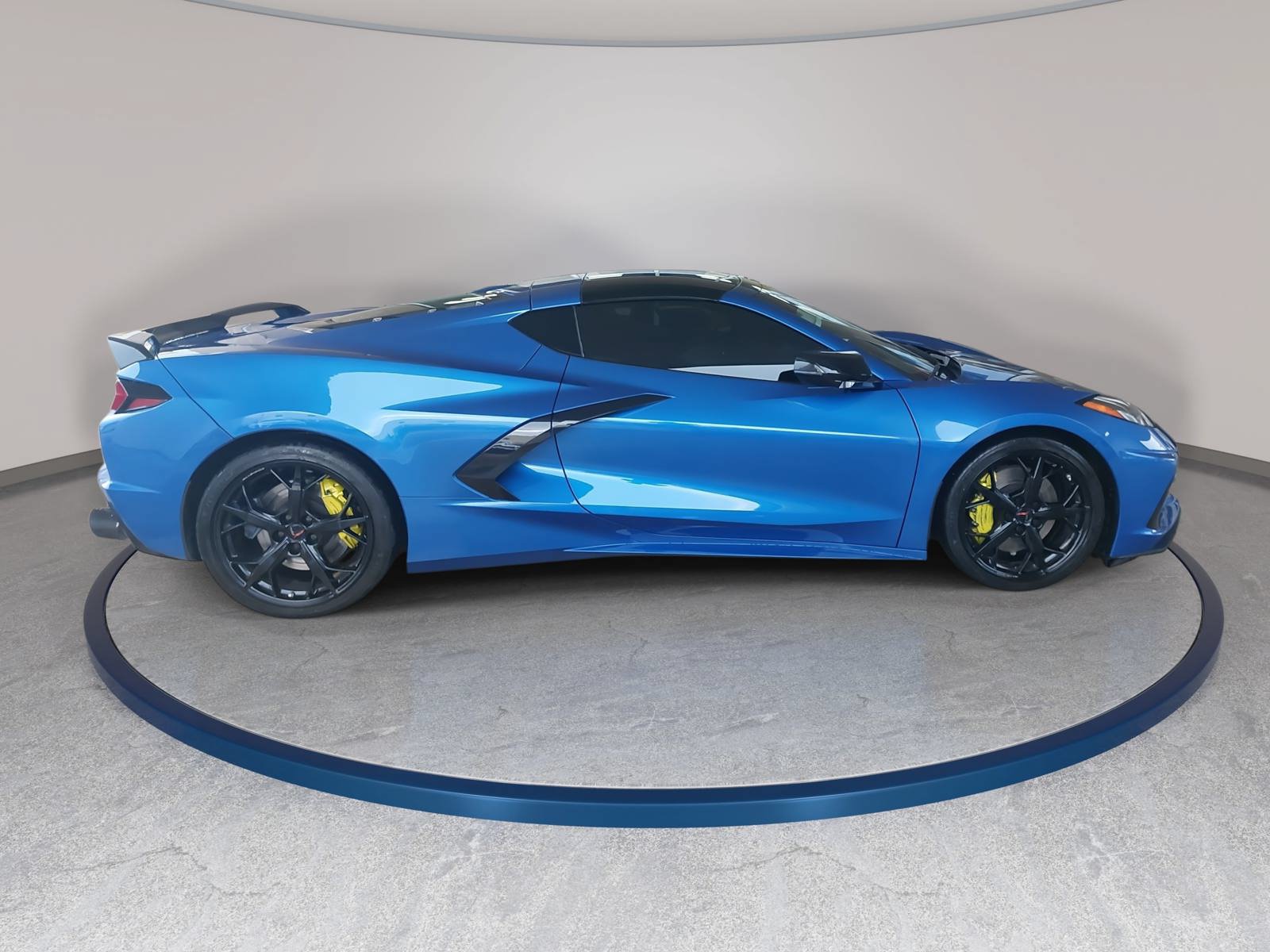 Used 2022 Chevrolet Corvette Stingray Preferred Cpe w/ Z51 Performance Package RWD image 4