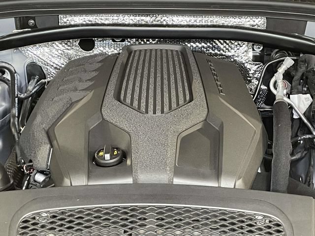 New 2026 Porsche Macan AWD/4WD image 17