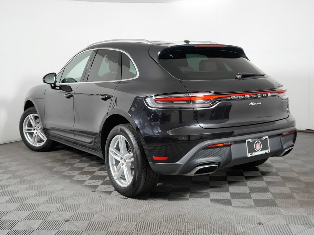 Certified 2024 Porsche Macan w/ Premium Plus Package AWD/4WD image 3