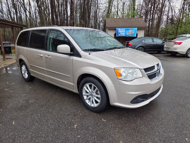 Used 2016 Dodge Grand Caravan SXT w/ Rear Park Assist Package FWD image 7