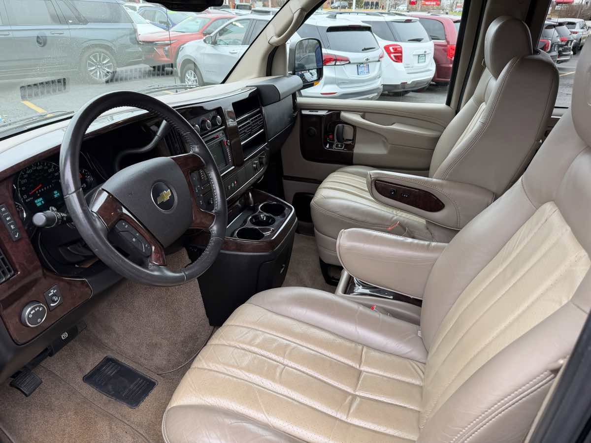 Used 2012 Chevrolet Express 1500 image 31