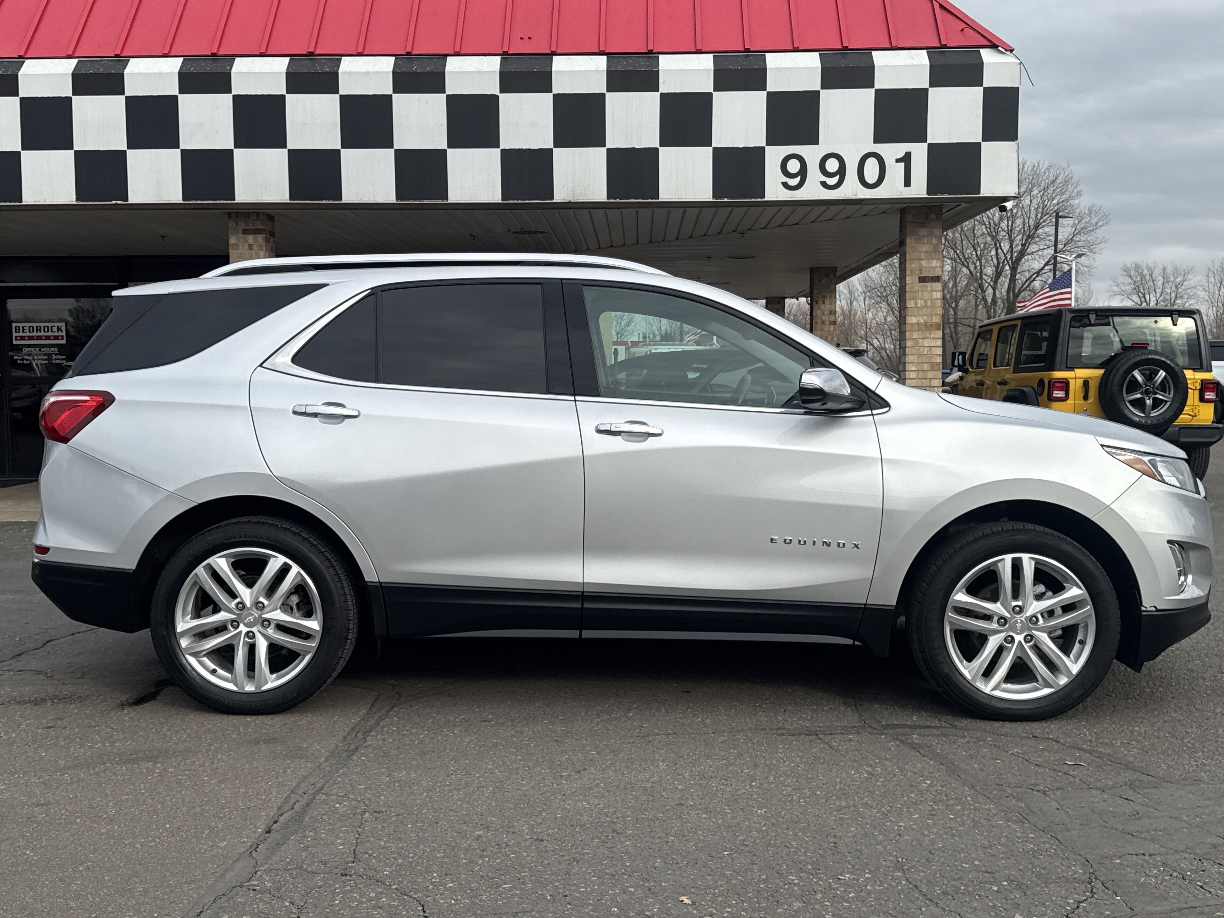 Used 2021 Chevrolet Equinox Premier AWD/4WD image 8