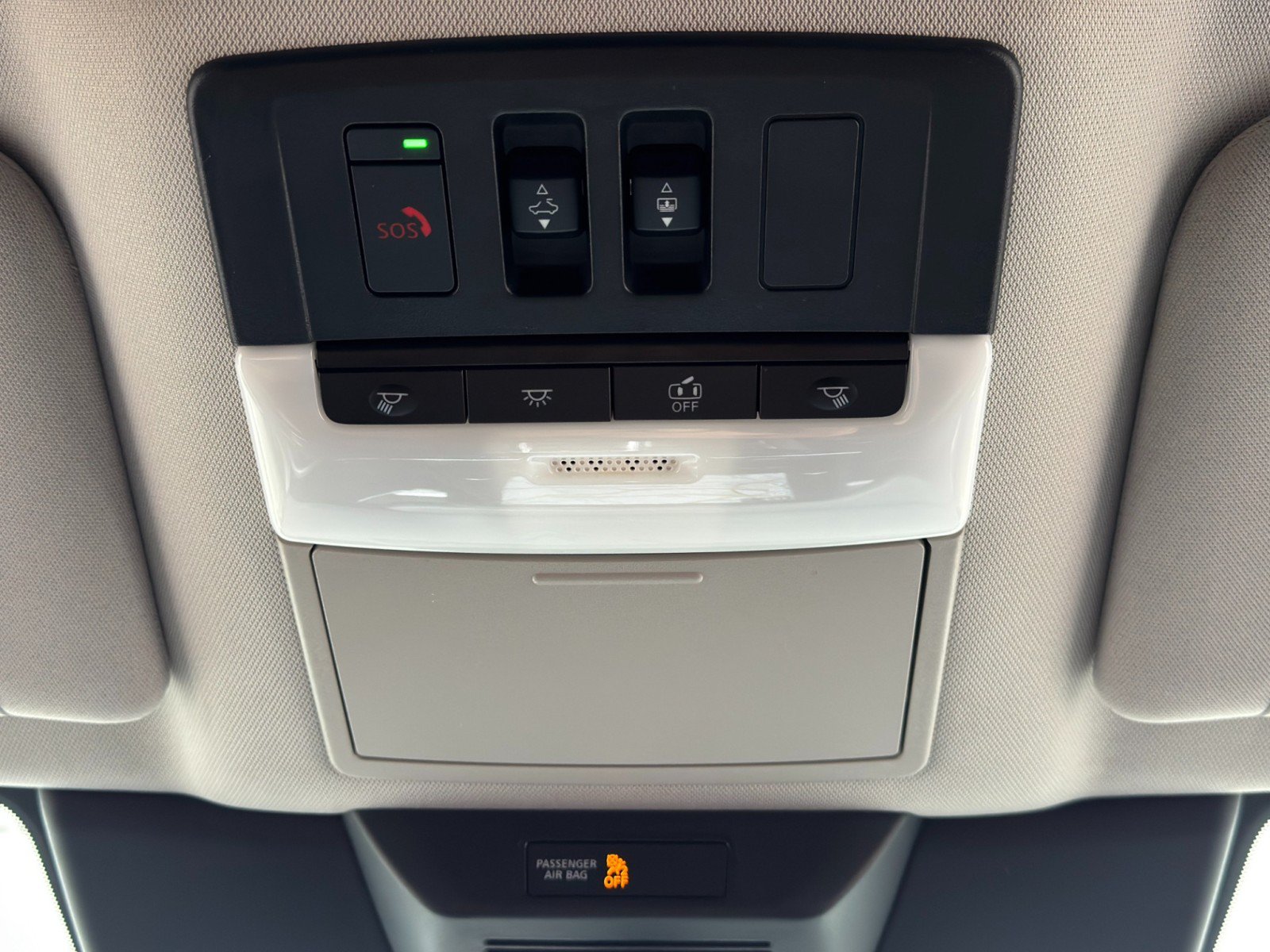 Used 2024 Nissan Pathfinder Platinum FWD image 34