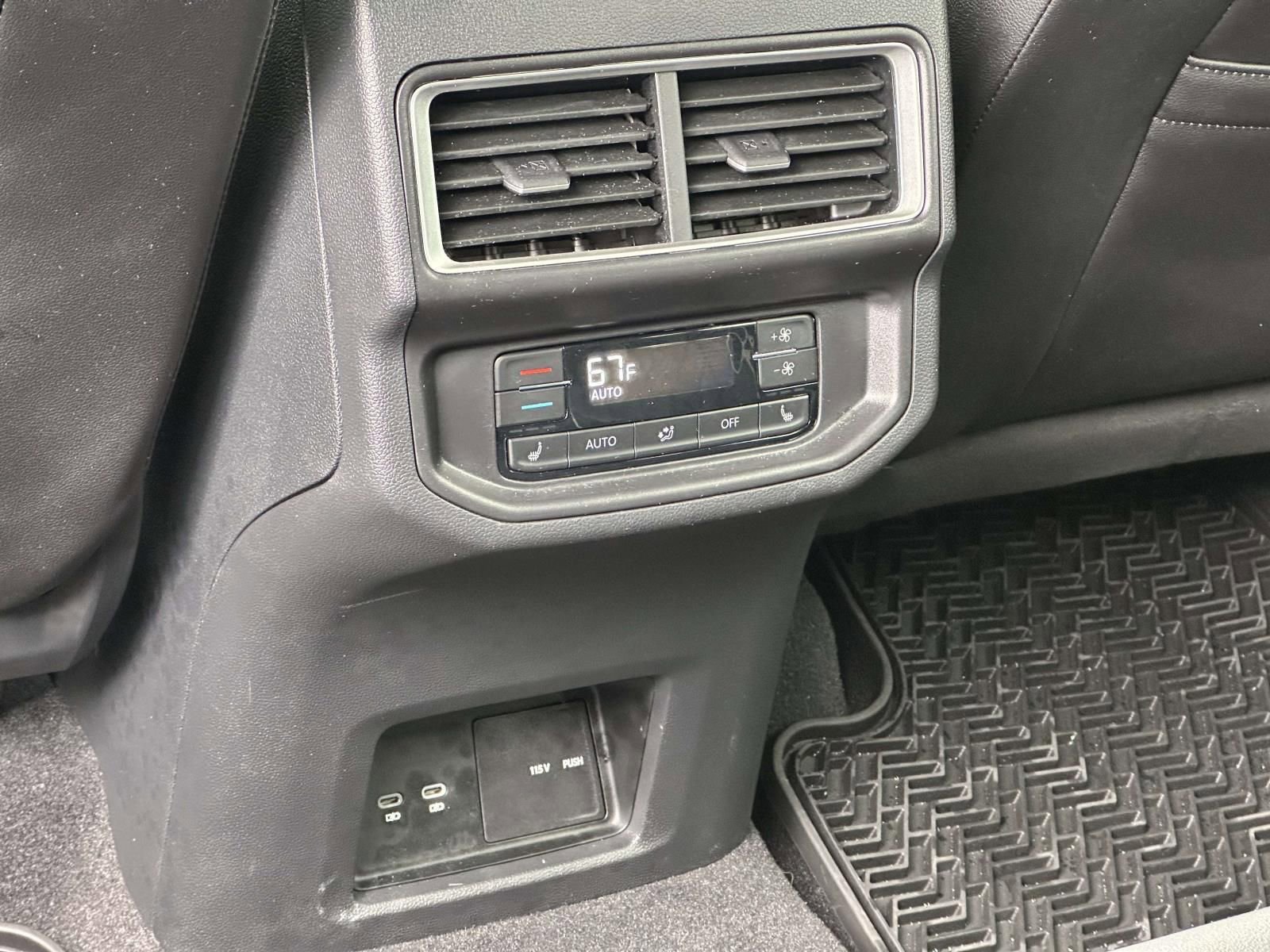 Certified 2025 Volkswagen Atlas SEL Premium R-Line image 15