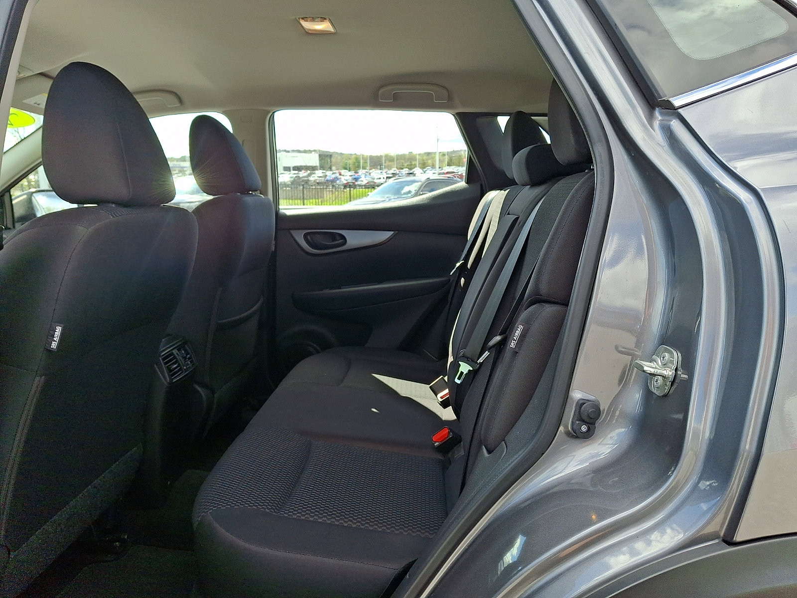 Used 2020 Nissan Rogue Sport S image 10