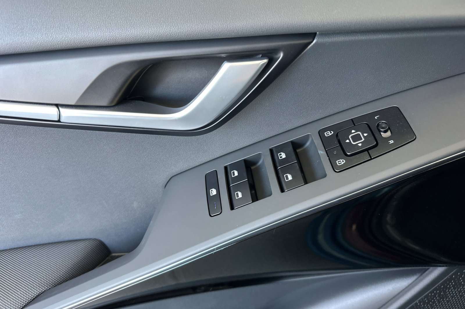 New 2026 Kia Niro Wind FWD image 11