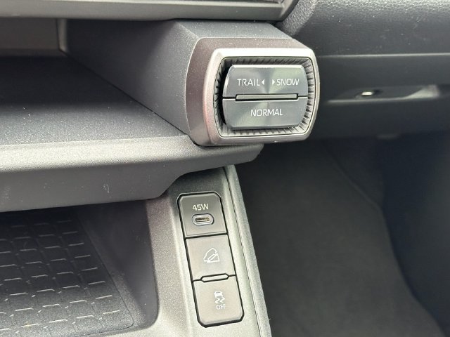 New 2026 Toyota RAV4 XSE w/ Weather Package AWD/4WD image 18