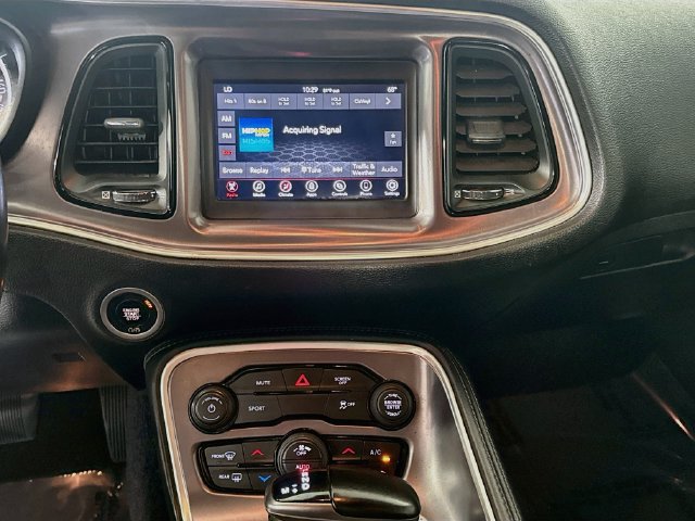 Used 2021 Dodge Challenger SXT RWD image 17