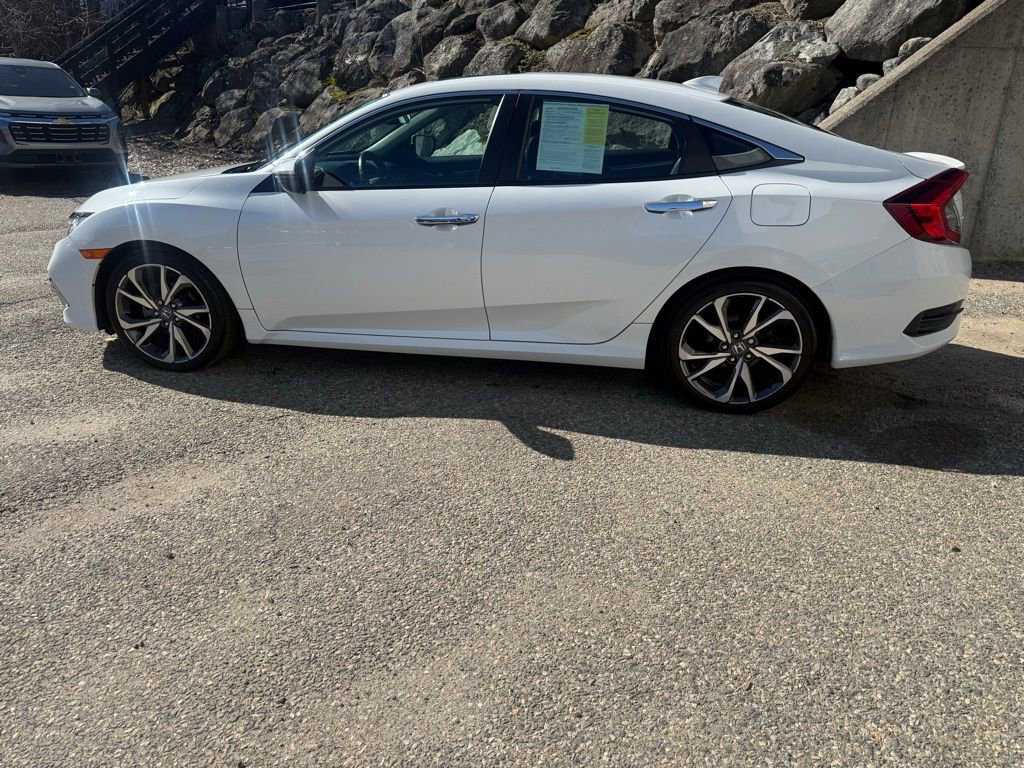 Used 2020 Honda Civic Touring image 2