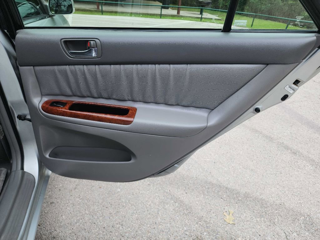 Used 2002 Toyota Camry LE FWD image 28
