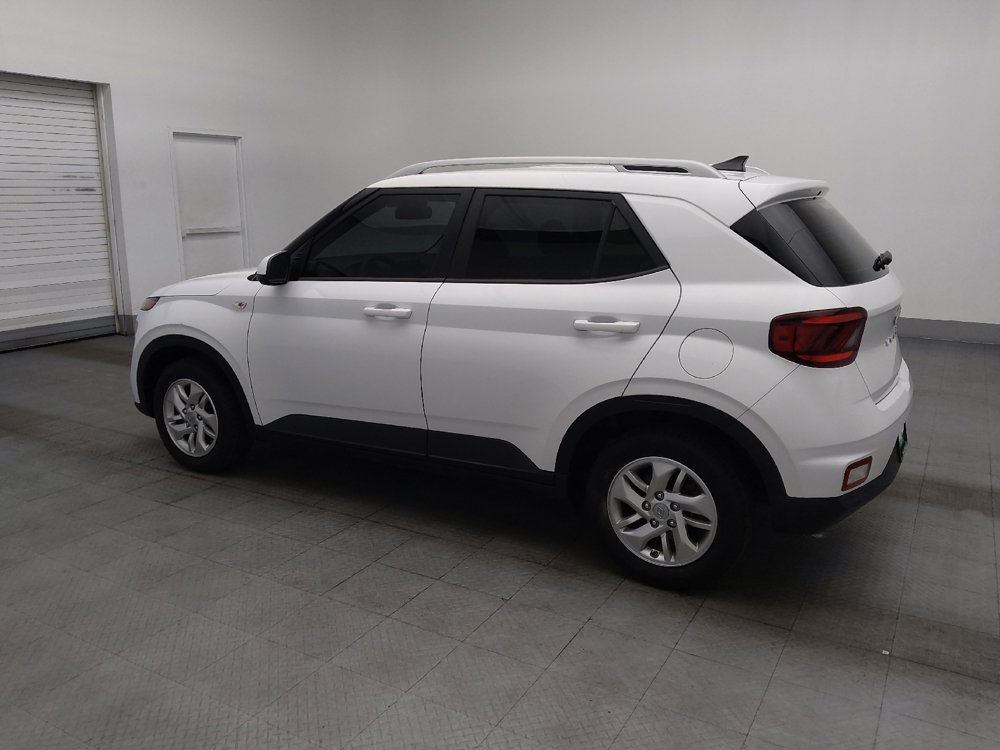 Used 2020 Hyundai Venue SEL FWD image 3