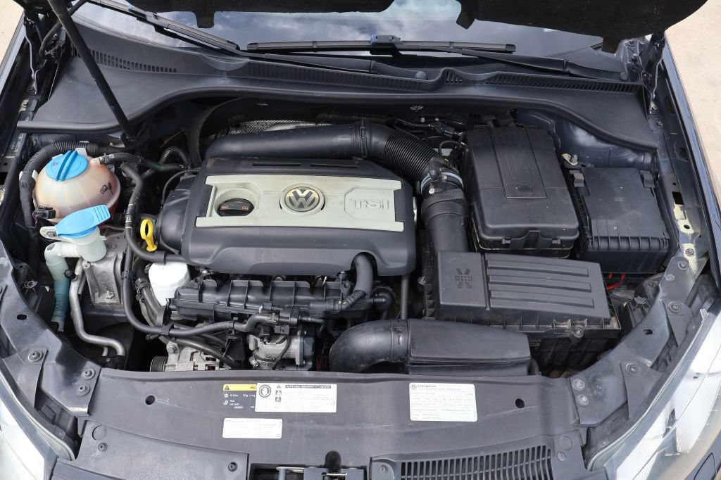 Used 2013 Volkswagen GTI Driver's Edition FWD image 15