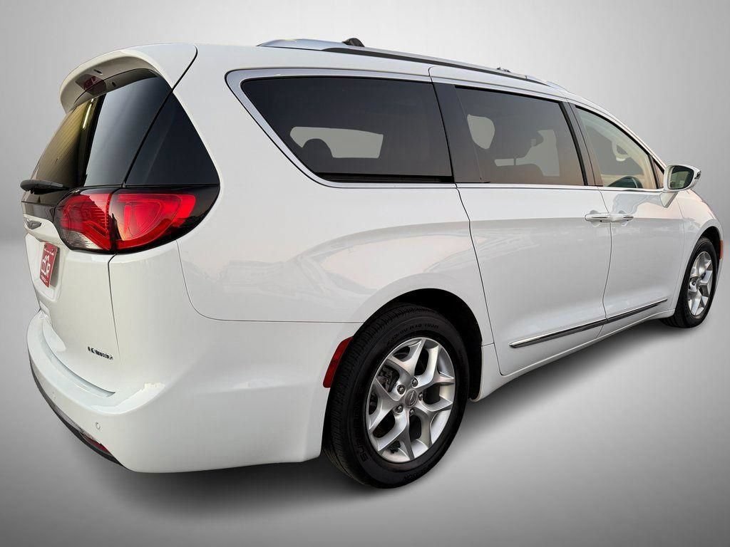 Used 2020 Chrysler Pacifica Limited FWD image 3
