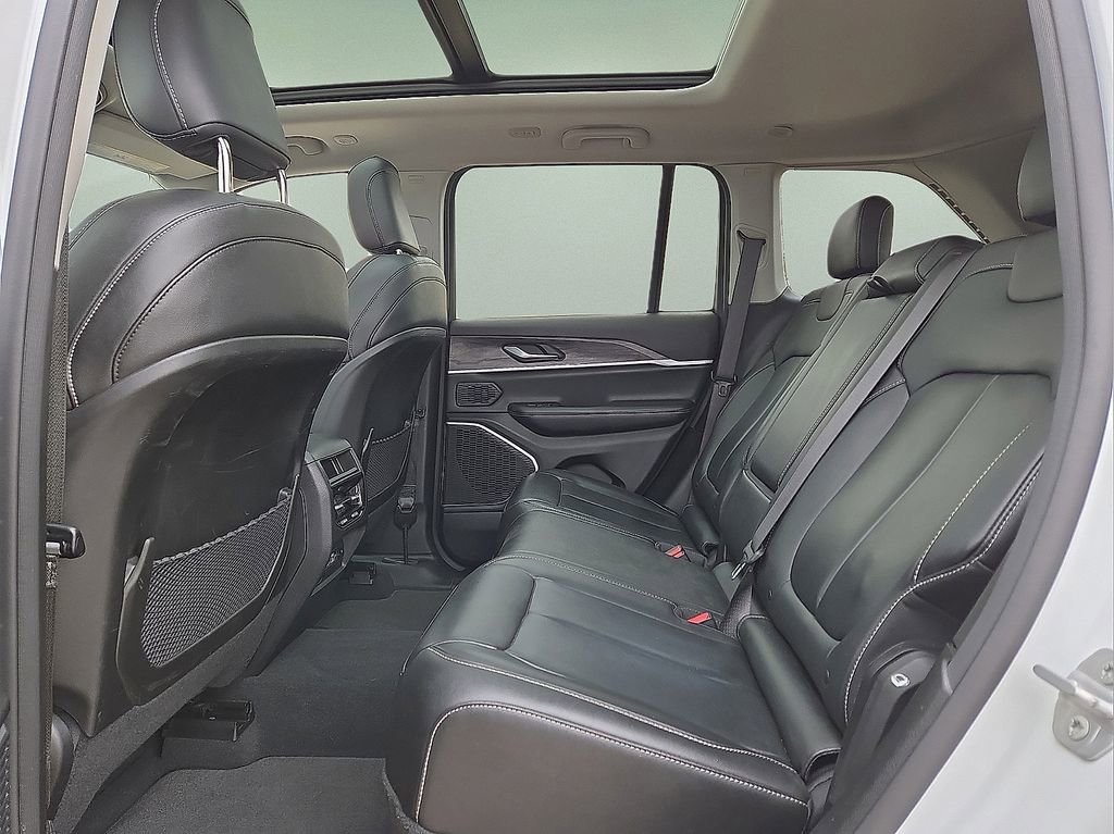 Used 2022 Jeep Grand Cherokee Limited 4xe image 17