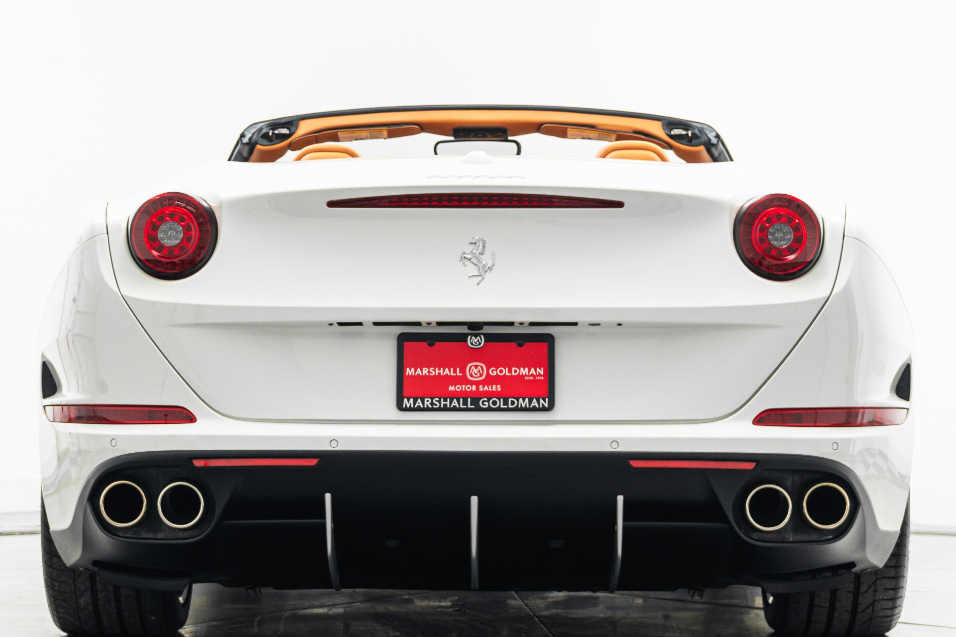 Used 2015 Ferrari California T image 8