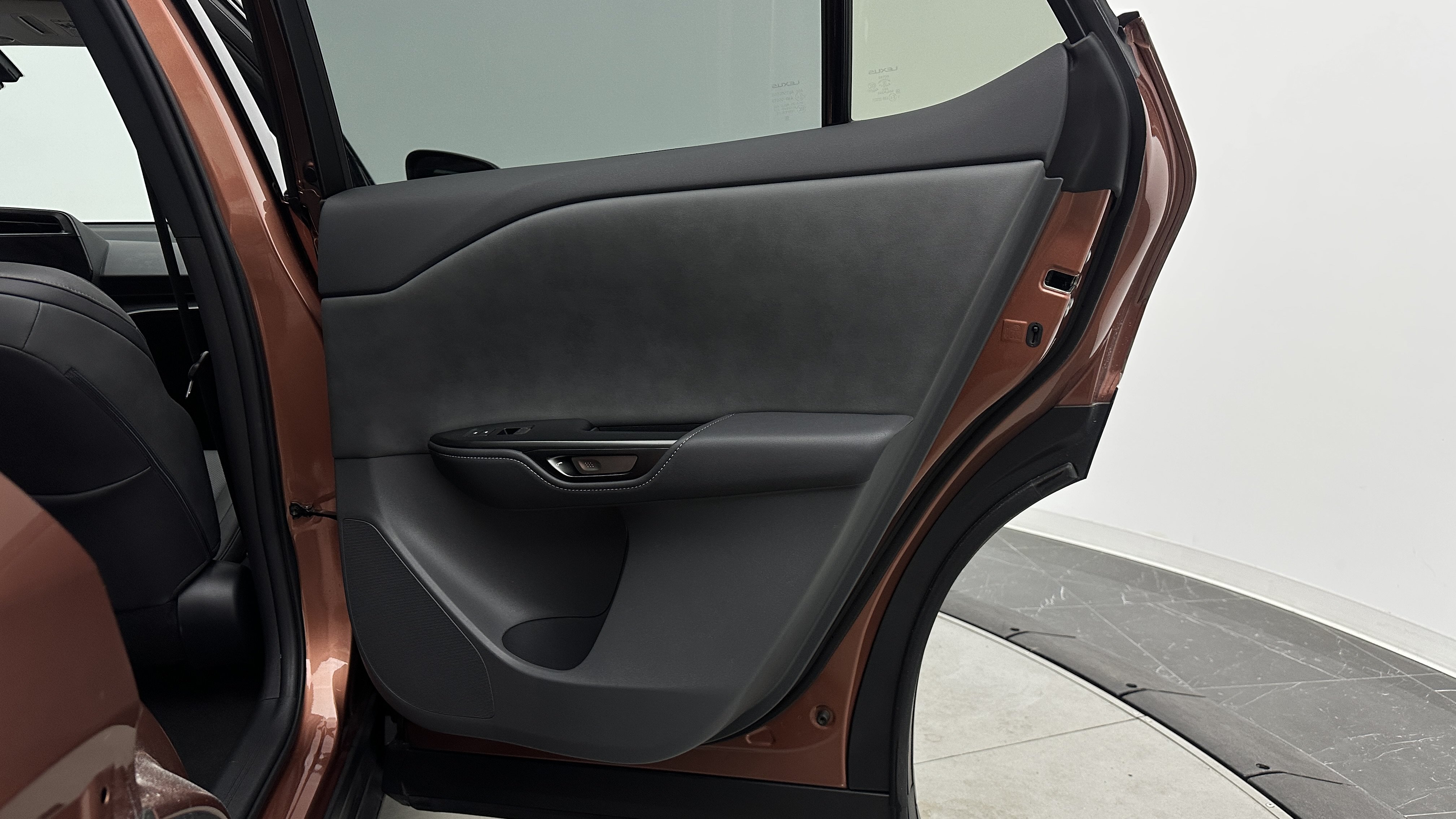 Used 2025 Lexus RZ 300e w/ Accessory Package (Z2) FWD image 34