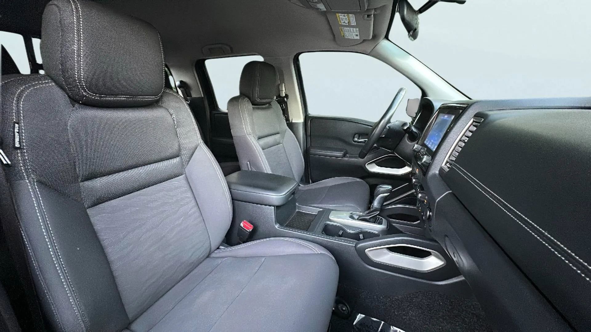 Used 2022 Nissan Frontier SV image 13