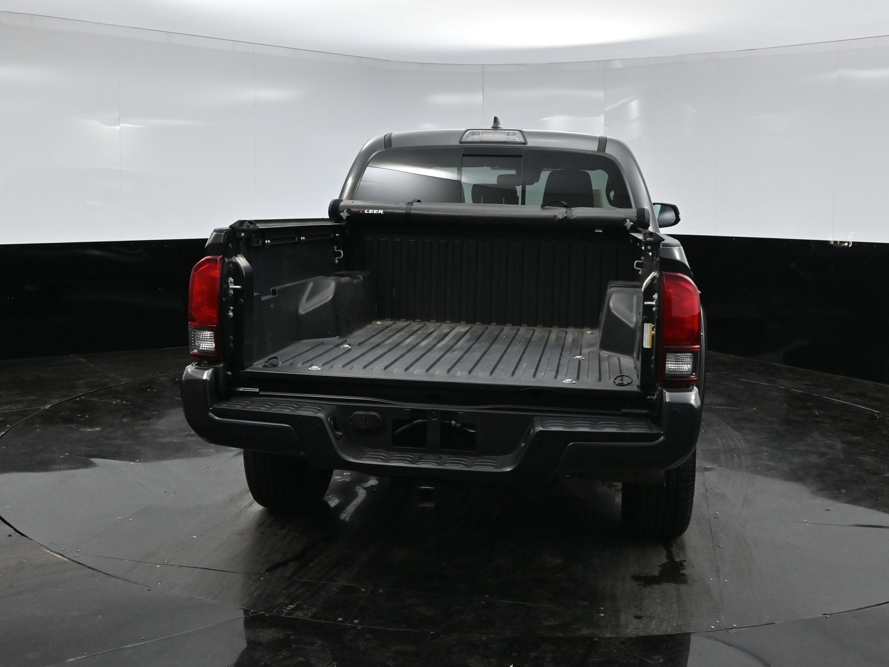 Used 2019 Toyota Tacoma SR5 image 6
