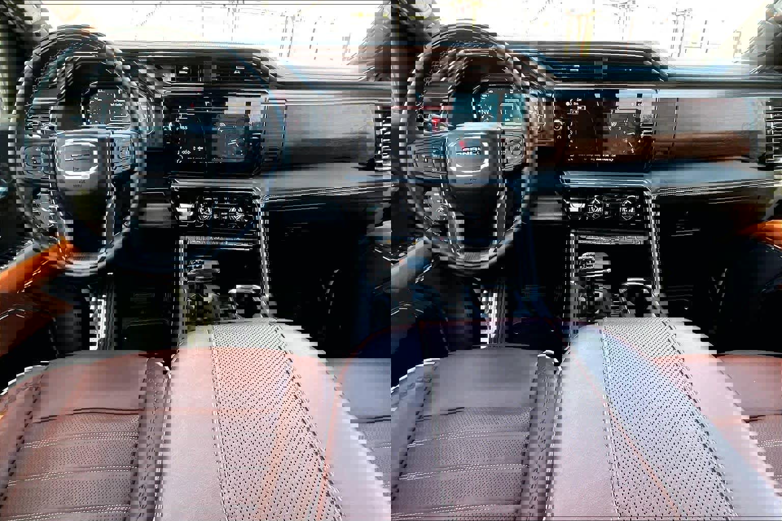 Used 2025 GMC Sierra 1500 Denali Ultimate image 16