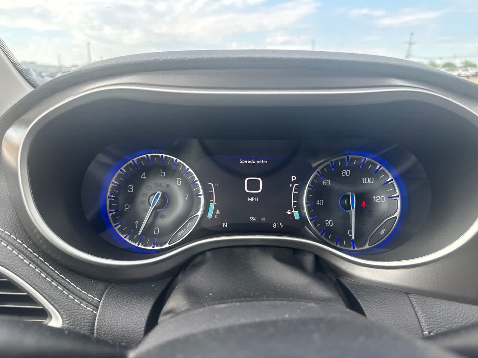 Used 2024 Chrysler Pacifica Touring-L AWD/4WD image 19
