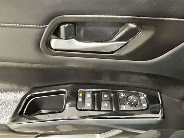 Used 2024 Nissan Pathfinder SL w/ Black Appearance Package FWD image 14
