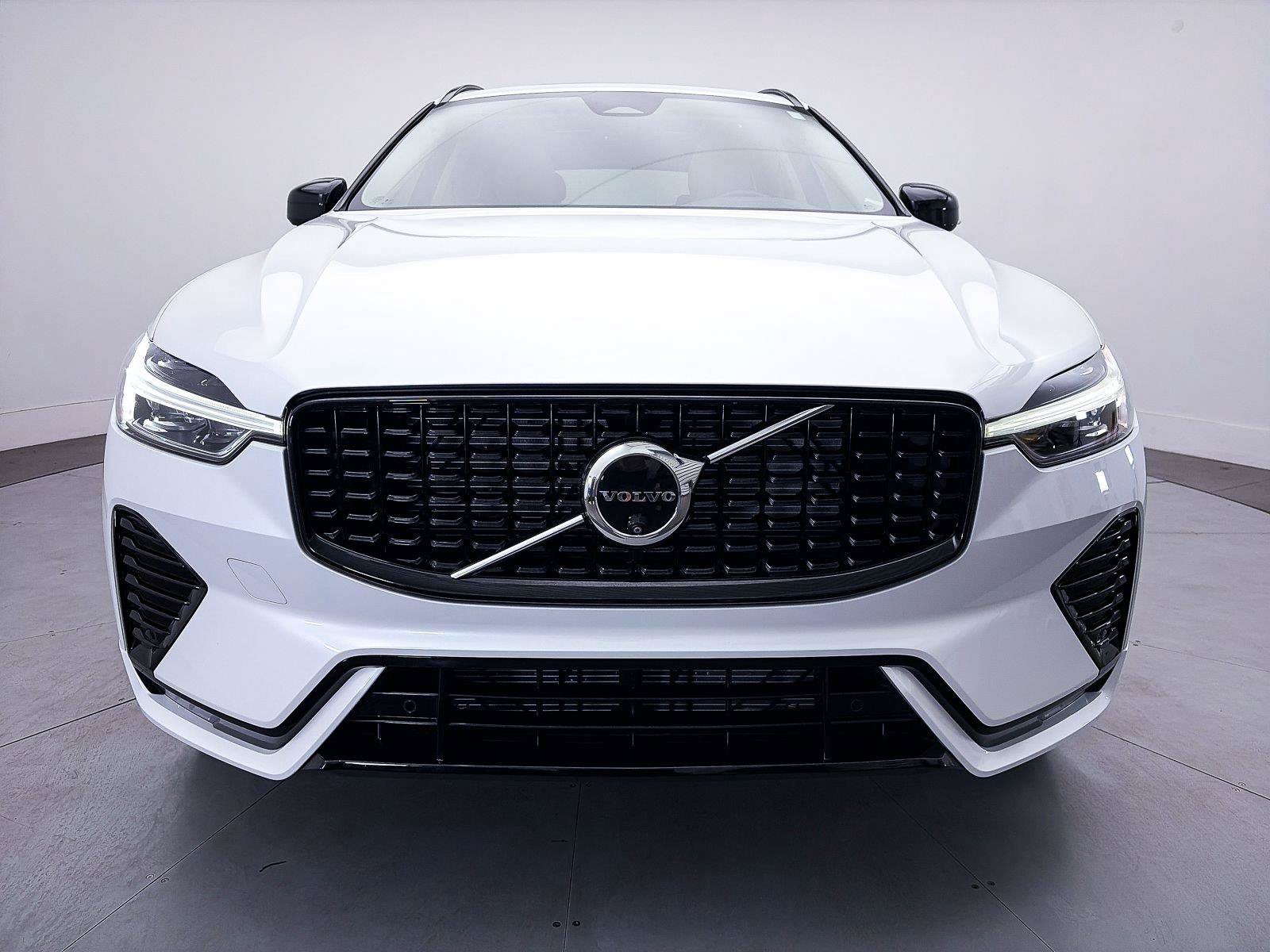 Used 2023 Volvo XC60 B5 Ultimate w/ Protection Package AWD/4WD image 37