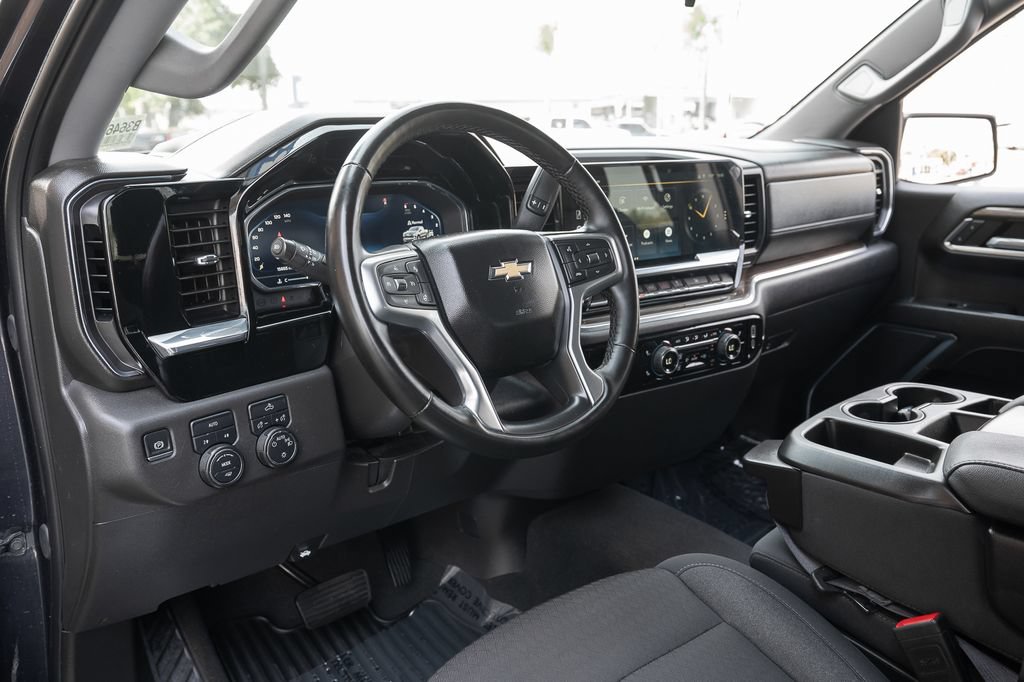 Used 2024 Chevrolet Silverado 1500 LT AWD/4WD image 21
