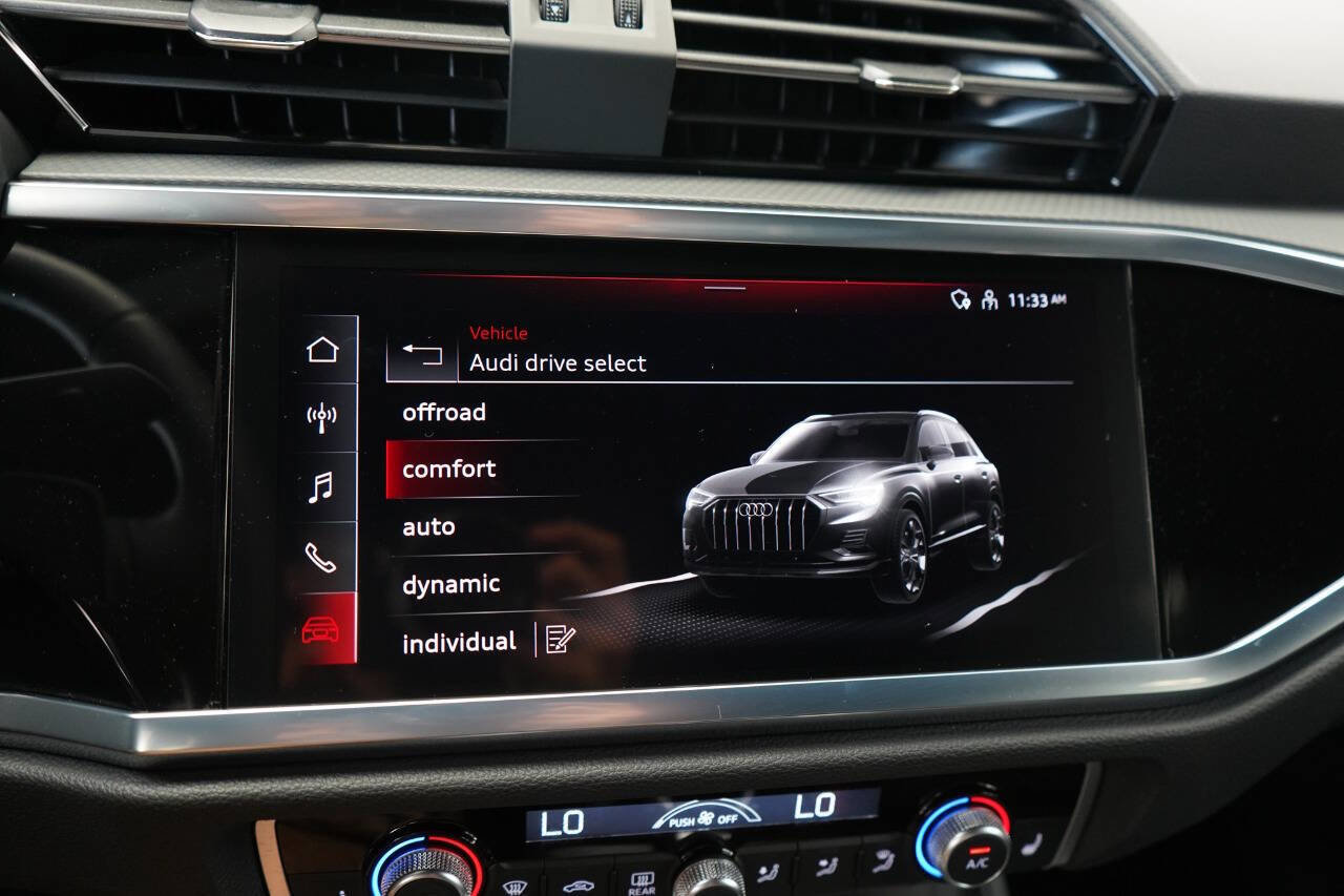 Used 2024 Audi Q3 2.0T Premium Plus w/ Premium Plus Package image 89