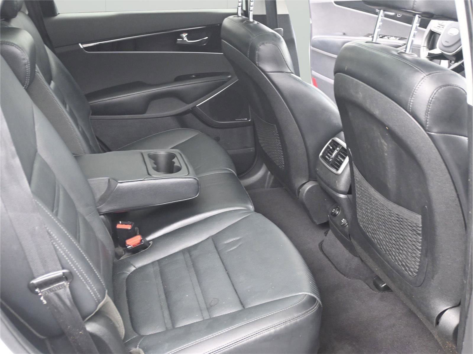 Used 2020 Kia Sorento SX image 8